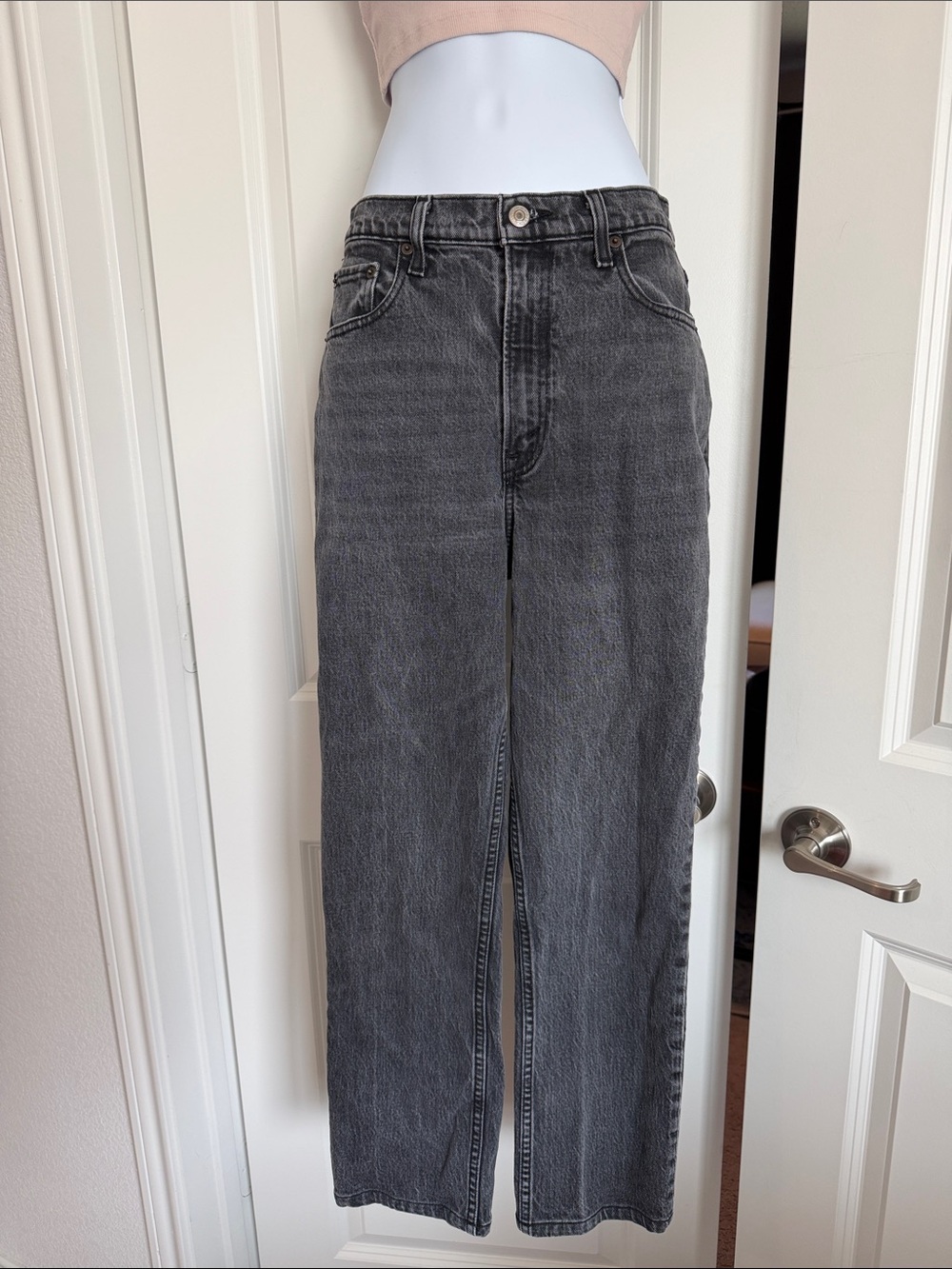 Abercrombie & Fitch Women’s Straight Jeans in Washed Charcoal